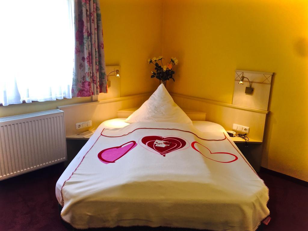 Dornroeschen Hotel Hoechst im Odenwald Room photo