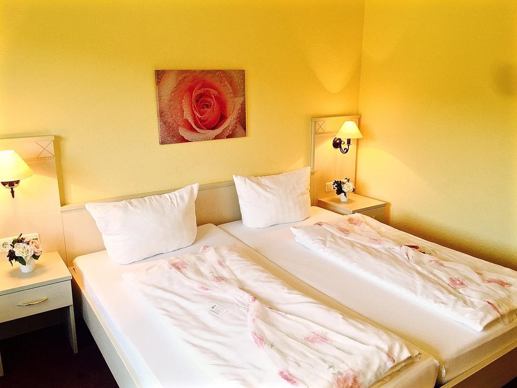 Dornroeschen Hotel Hoechst im Odenwald Room photo